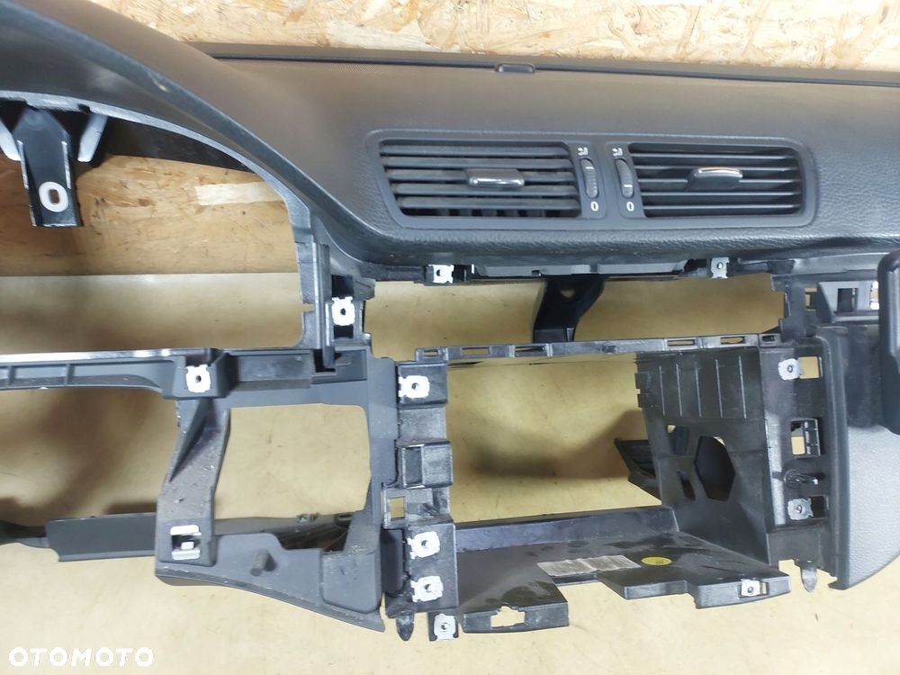 PASSAT B6 DESKA ROZDZIELCZA KONSOLA DEMONTAŻ - 11