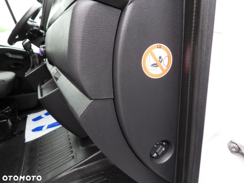 Renault MASTER FURGON BRYGADÓWKA 6 MIEJSC TEMPOMAT LEDY BLIŹNIACZE KOŁA KLIMATYZACJA  165KM - 36