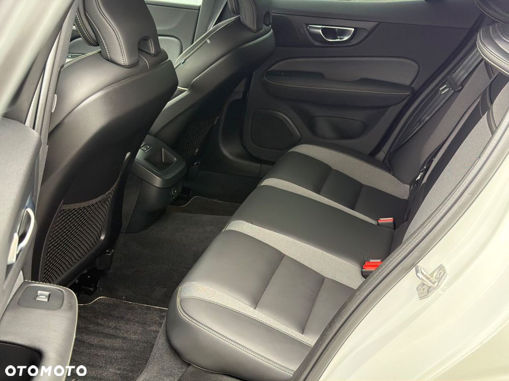 Volvo S60 B4 B Geartronic RDesign - 17