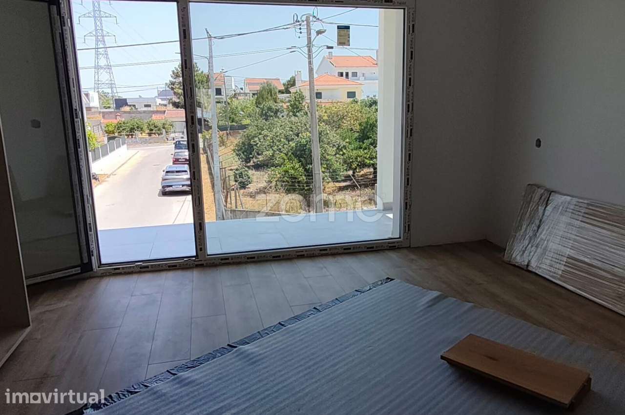 Moradia Geminada T3 Nova com Piscina - Quinta das Laranjeiras - Grande imagem: 5/17