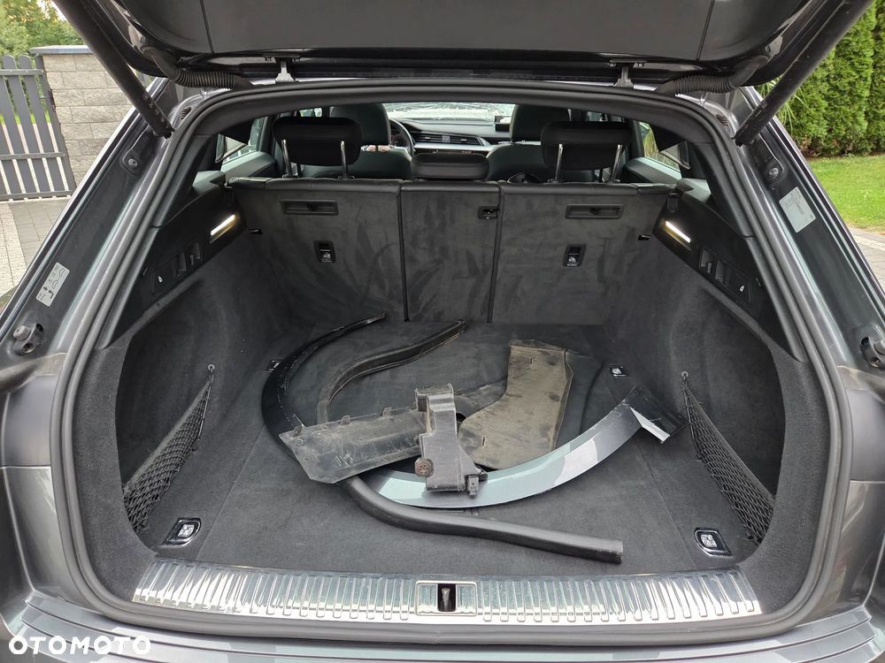 Audi e-tron 50 Quattro S Line - 28
