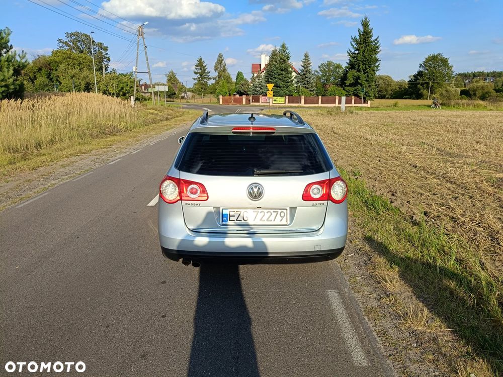Volkswagen Passat 2.0 TDI DPF Highline - 6