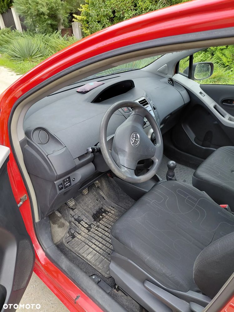 Toyota Yaris - 15