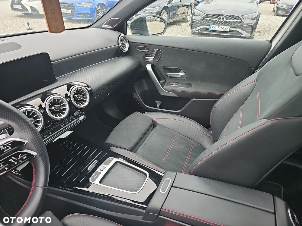 Mercedes-Benz Klasa A 200 4-Matic AMG Line 8G-DCT - 16