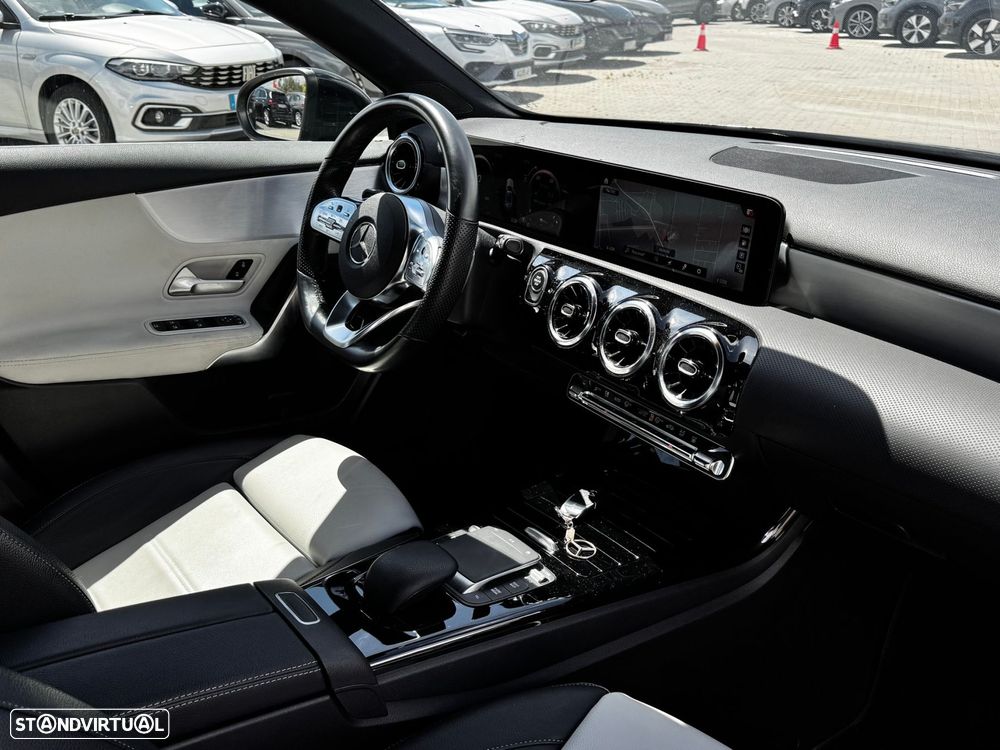 Mercedes-Benz A 250 e AMG Line - 10