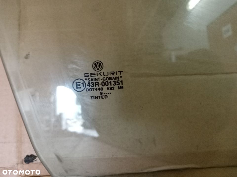 Szyba prawy przód przednia prawa VW Golf IV 4 5D AS2 99r - 3