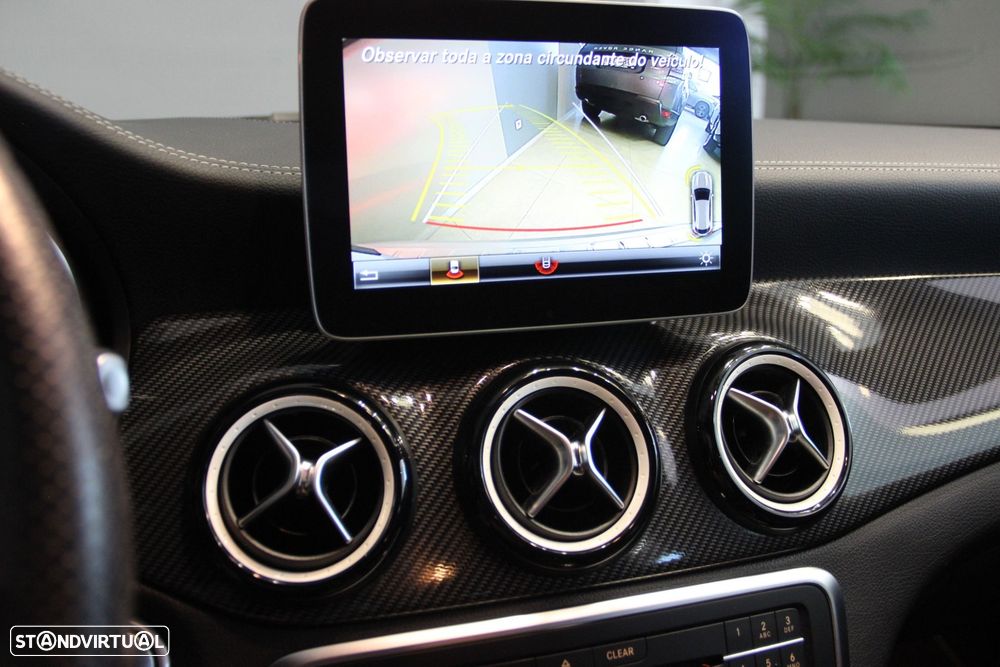 Mercedes-Benz GLA 220 d AMG Line - 14
