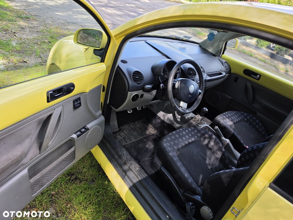 Volkswagen New Beetle - 5
