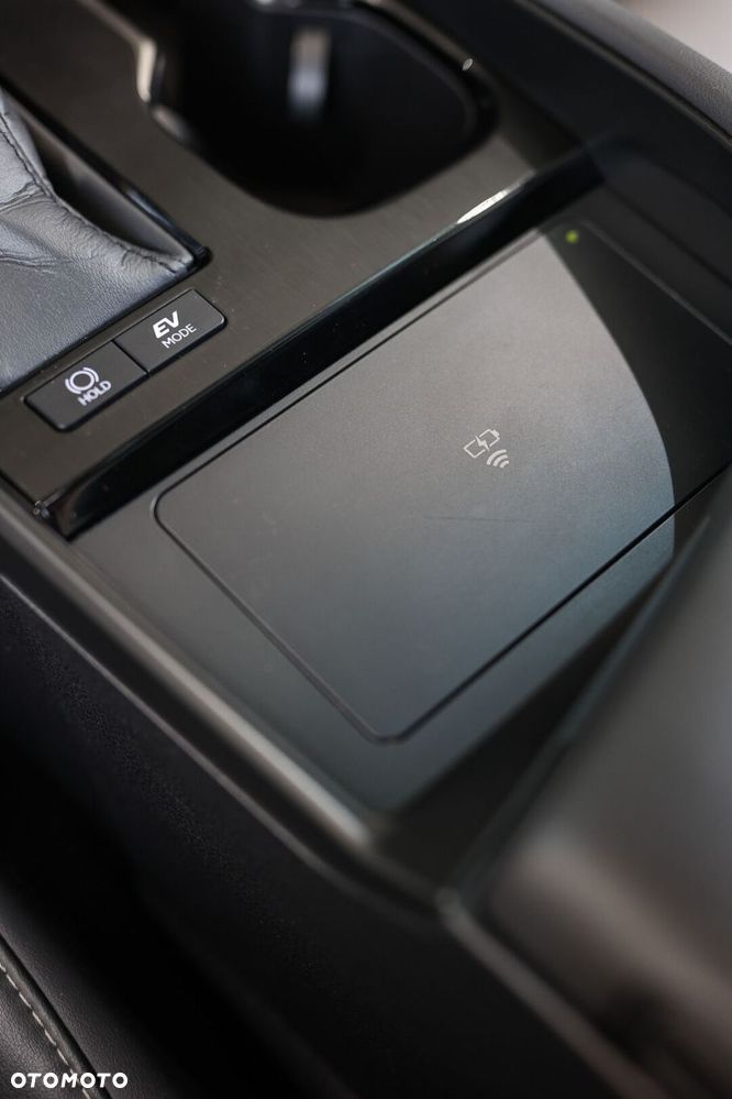 Lexus ES 300h Business Edition - 34