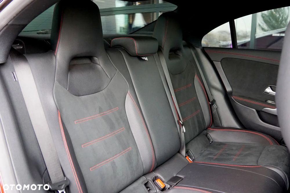 Mercedes-Benz CLA 180 7G-DCT AMG Line - 26