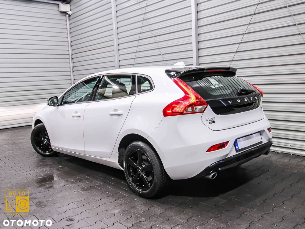 Volvo V40 T3 Drive-E Momentum - 4