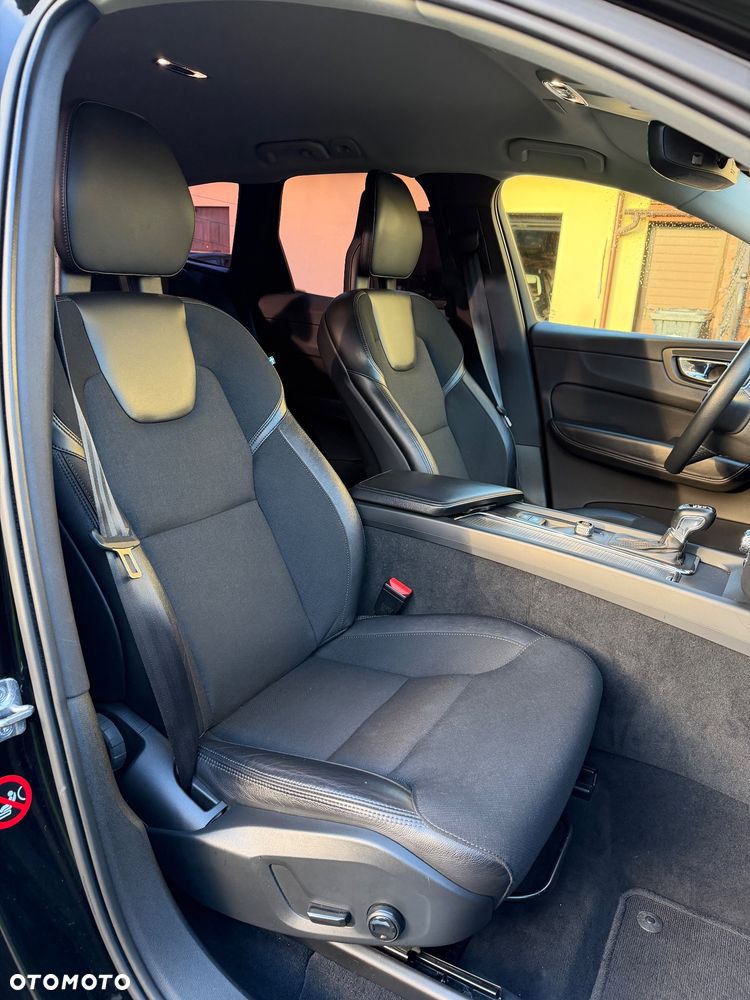 Volvo XC 60 D4 AWD Geartronic Momentum - 26