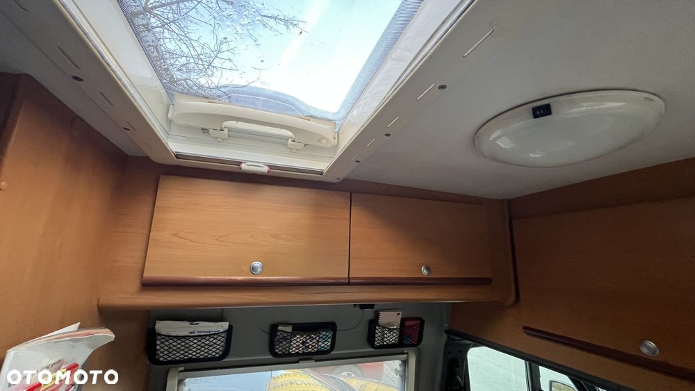 Ford Dethleffs Globecar KamperVan - 13