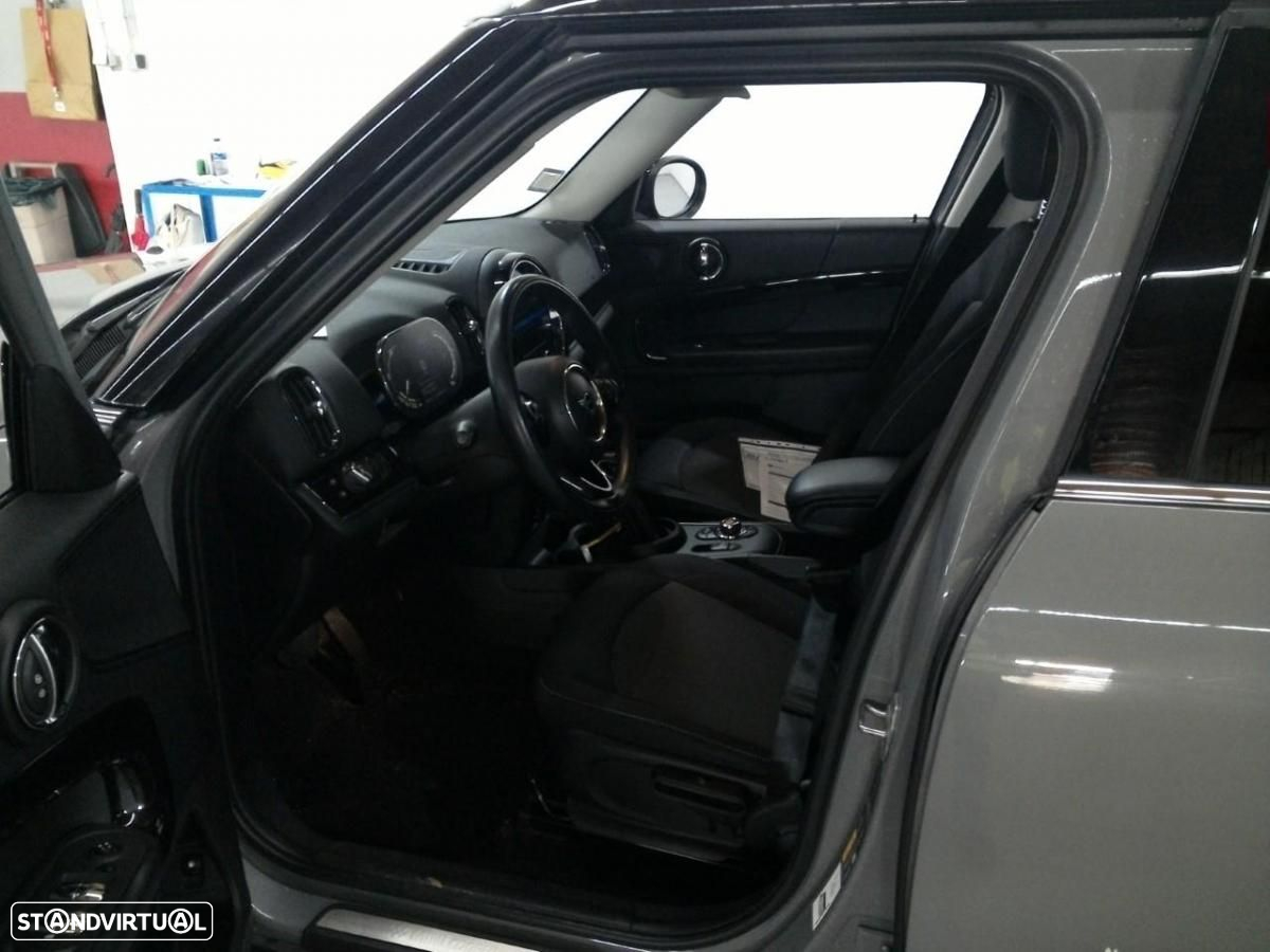 MINI Countryman Cooper SE ALL4 Auto - 4