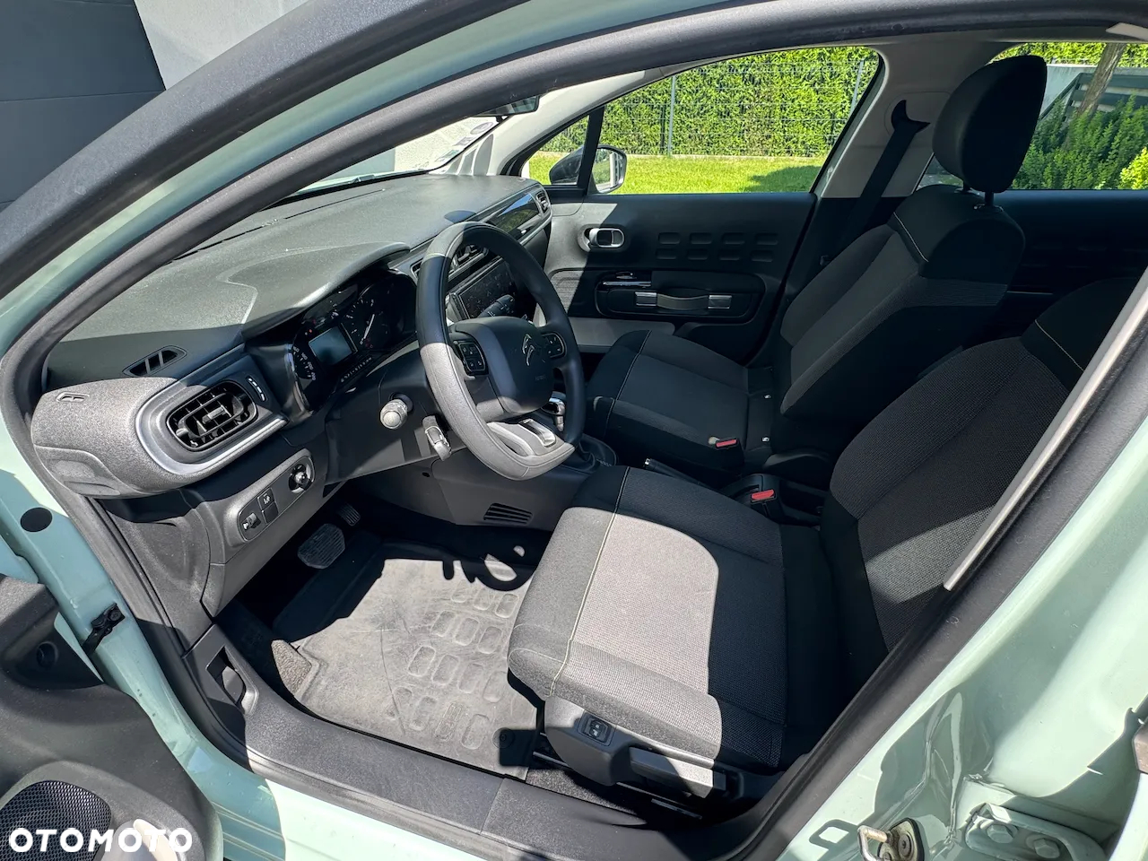 Citroën C3 1.2 PureTech Shine EAT6 - 7