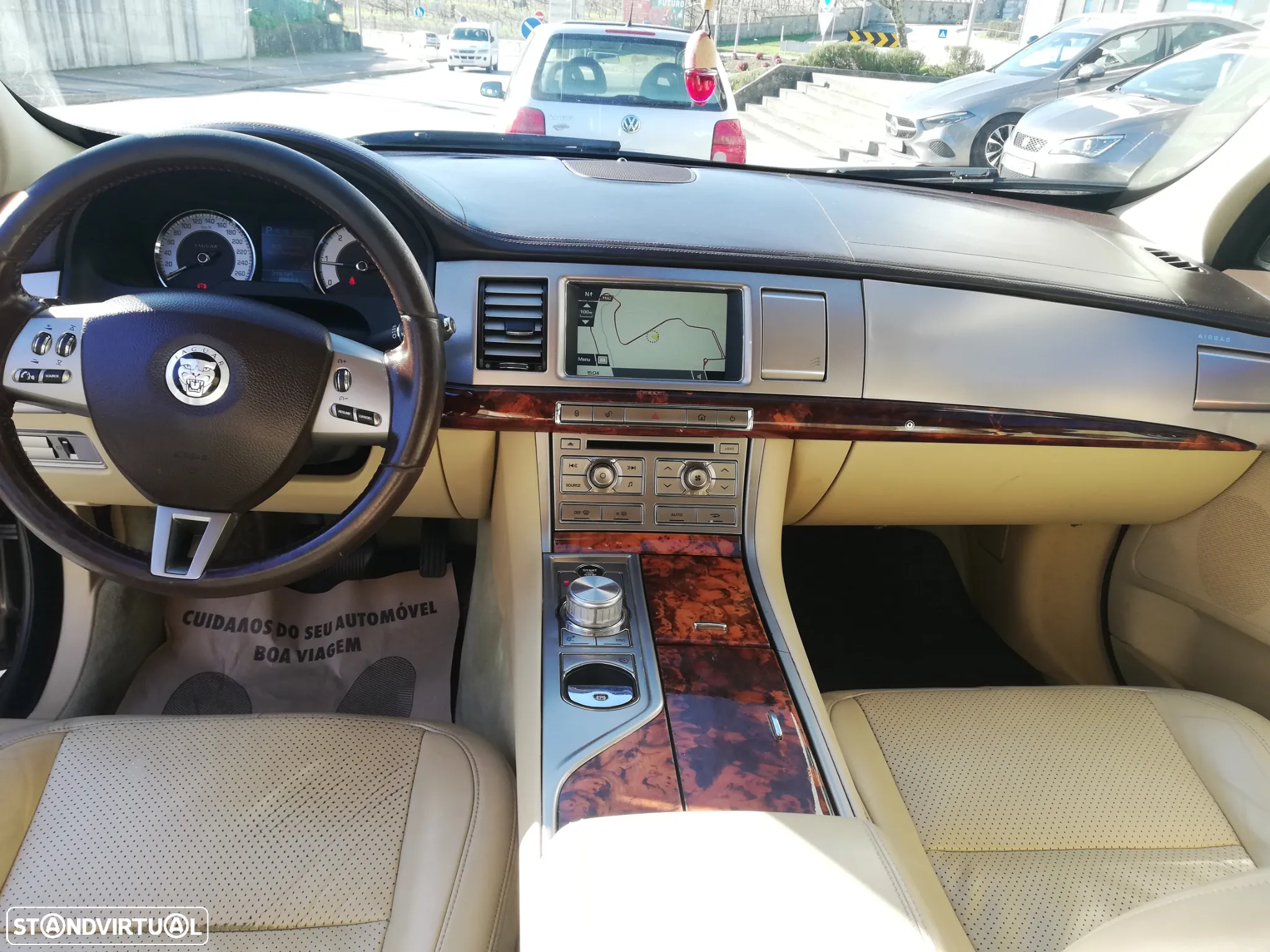 Jaguar XF 2.7 D V6 Premium Luxury - 11