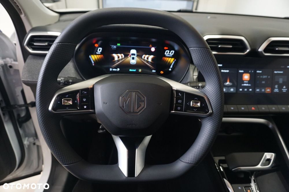 MG ZS Hybrid+ - 18