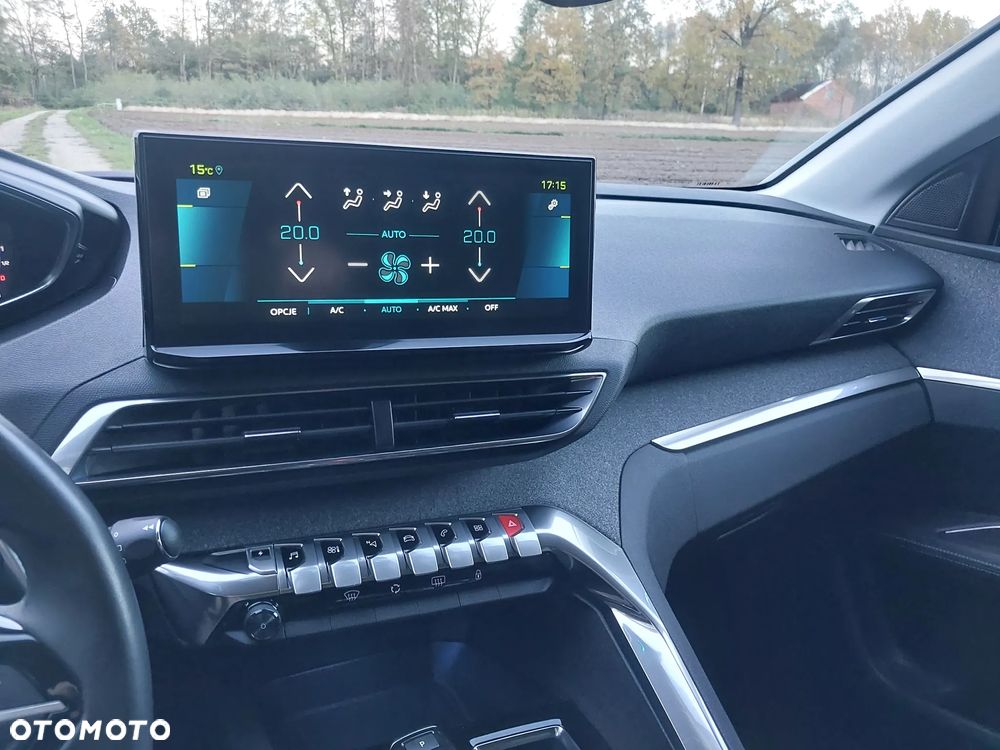 Peugeot 3008 1.6 PureTech HYbrid Allure S&S EAT8 - 17