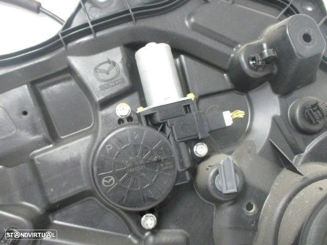 ELEVADOR DE VIDRO FRONTAL ESQUERDO MAZDA 3 2009 -CM012040 - 2