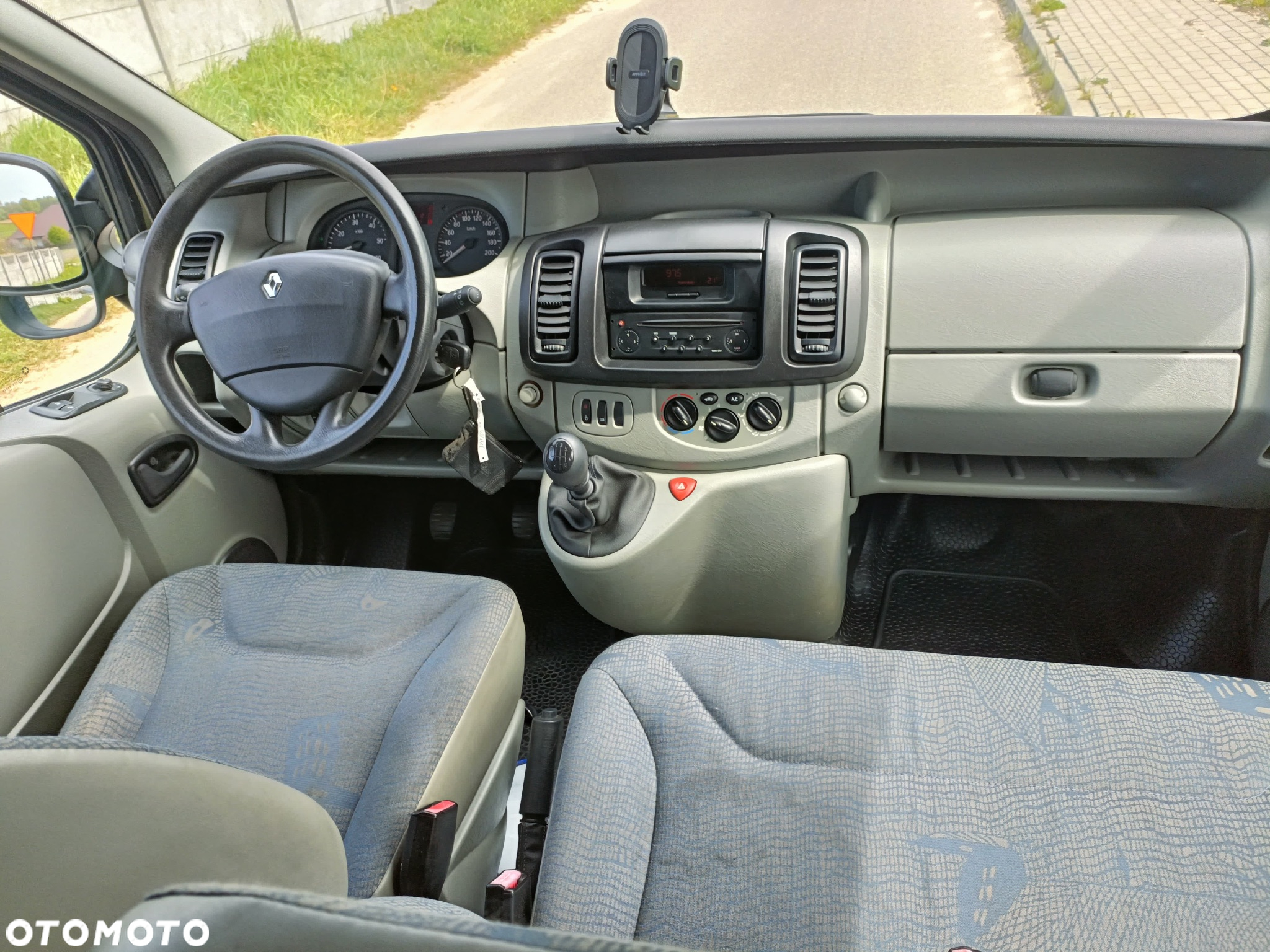 Renault TRAFIC - 24