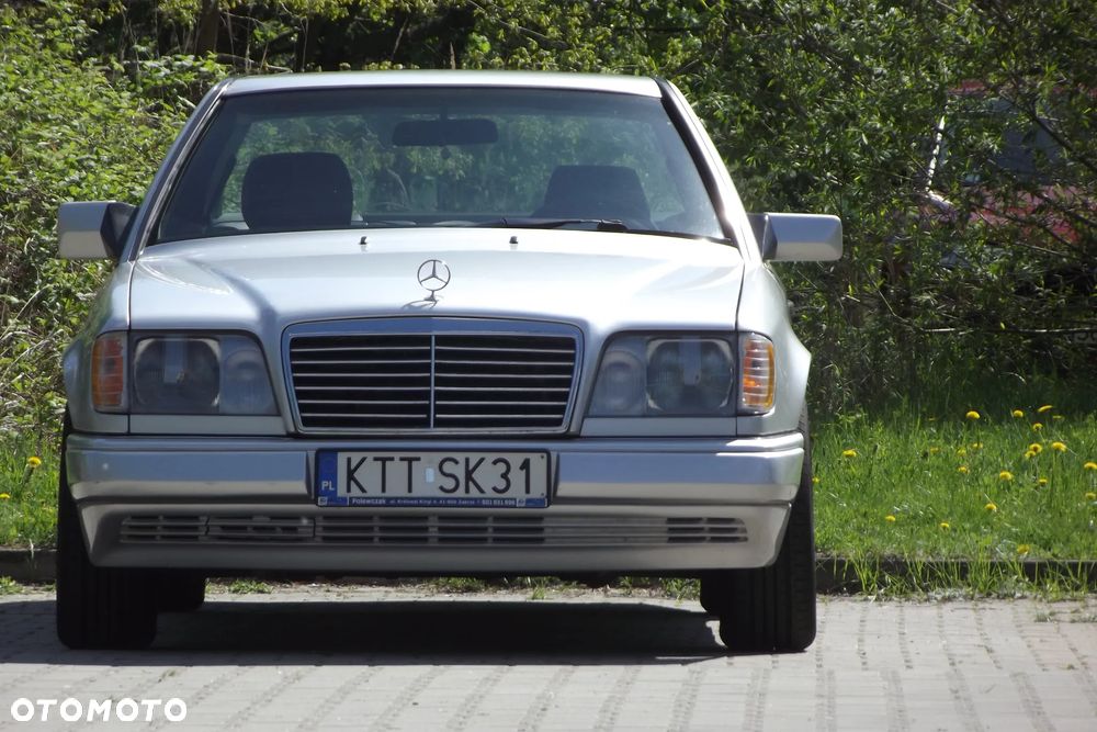 Mercedes-Benz Klasa E 200 - 5