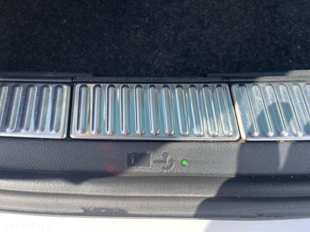 Skoda Superb 2.0 TDI SCR L&K DSG - 18