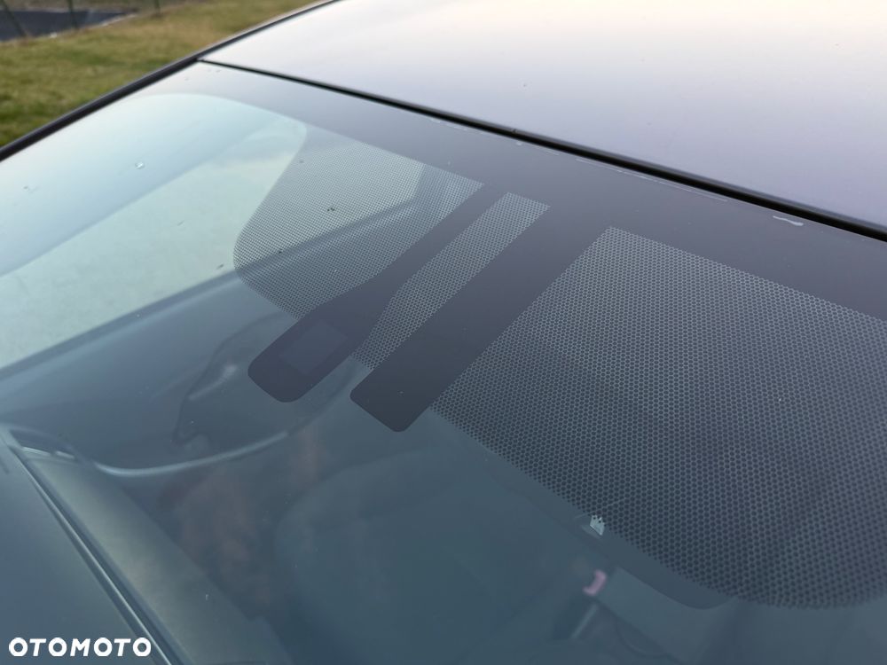 Toyota Prius 1.8 HSD Prestige - 30