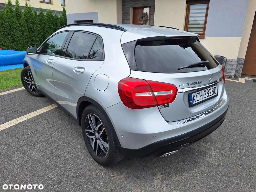 Mercedes-Benz GLA 200 d - 37
