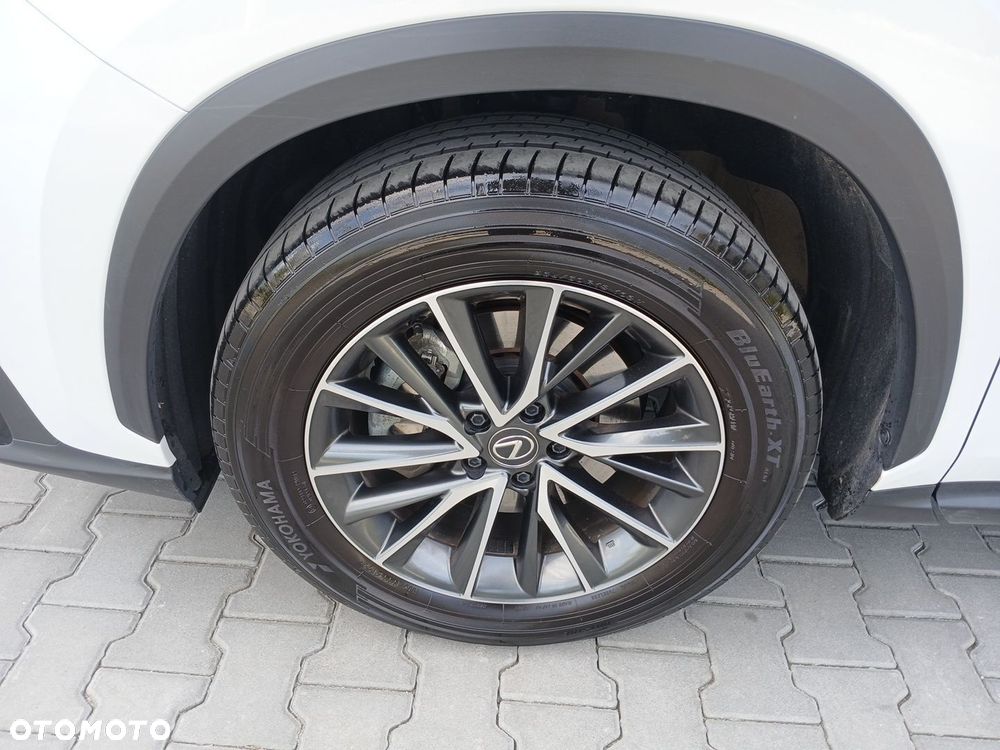 Lexus NX 350h Prestige AWD - 29