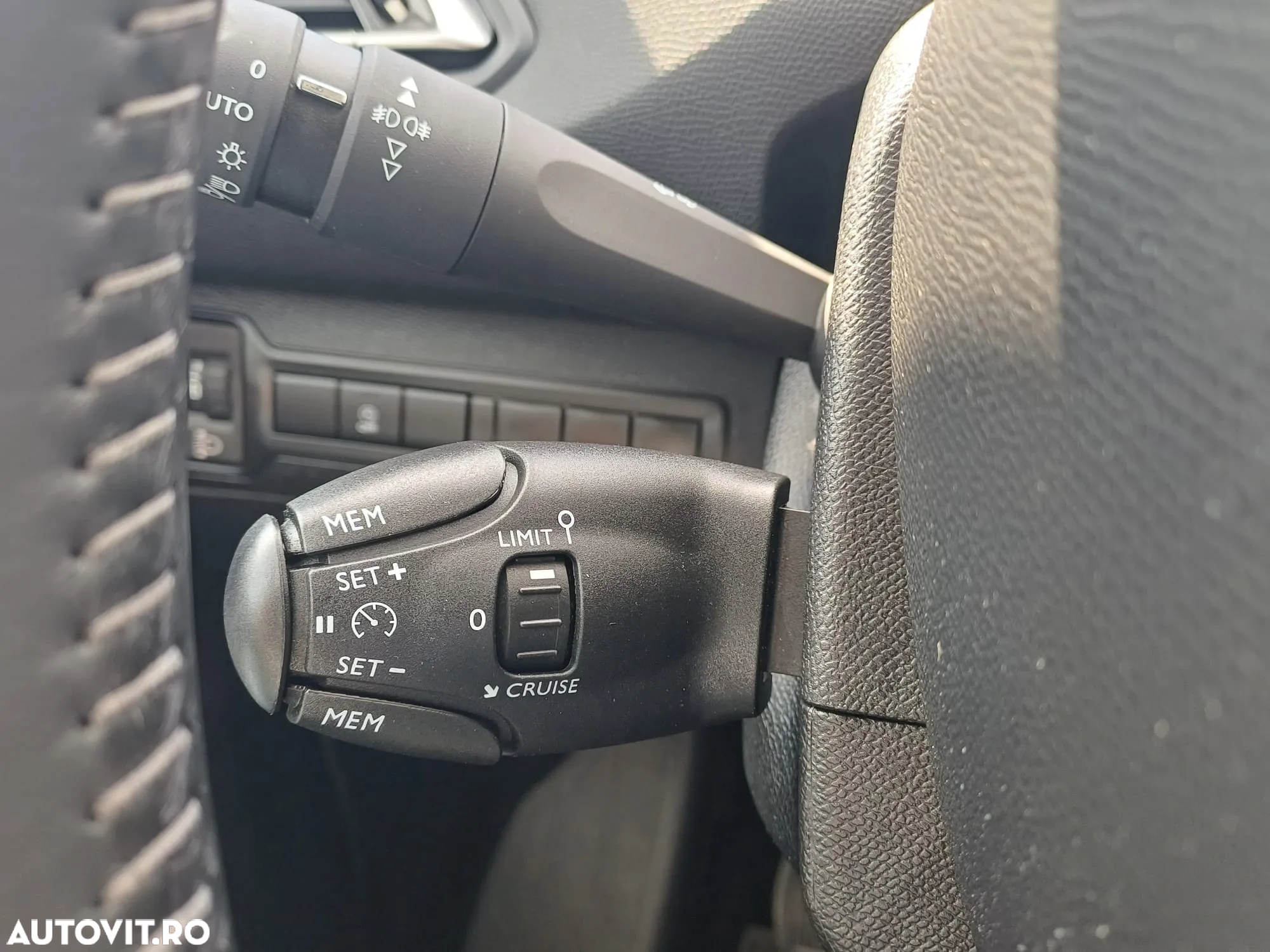 Peugeot 308 1.2 L PureTech Turbo S&S Active - 15