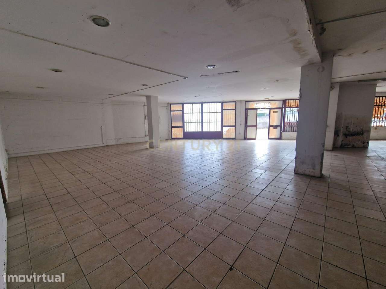 Espaço comercial para recuperação em Delães, Vila Nova de Famalicão/GR - Grande imagem: 3/23