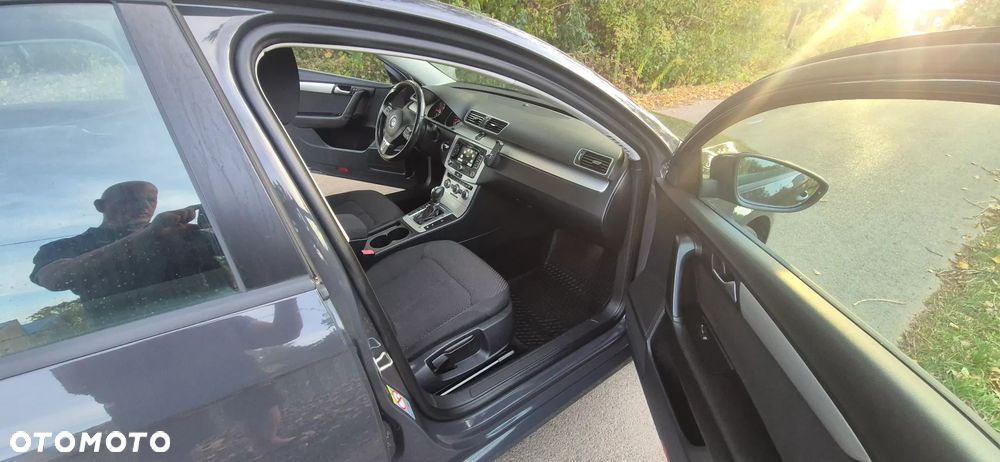 Volkswagen Passat - 10