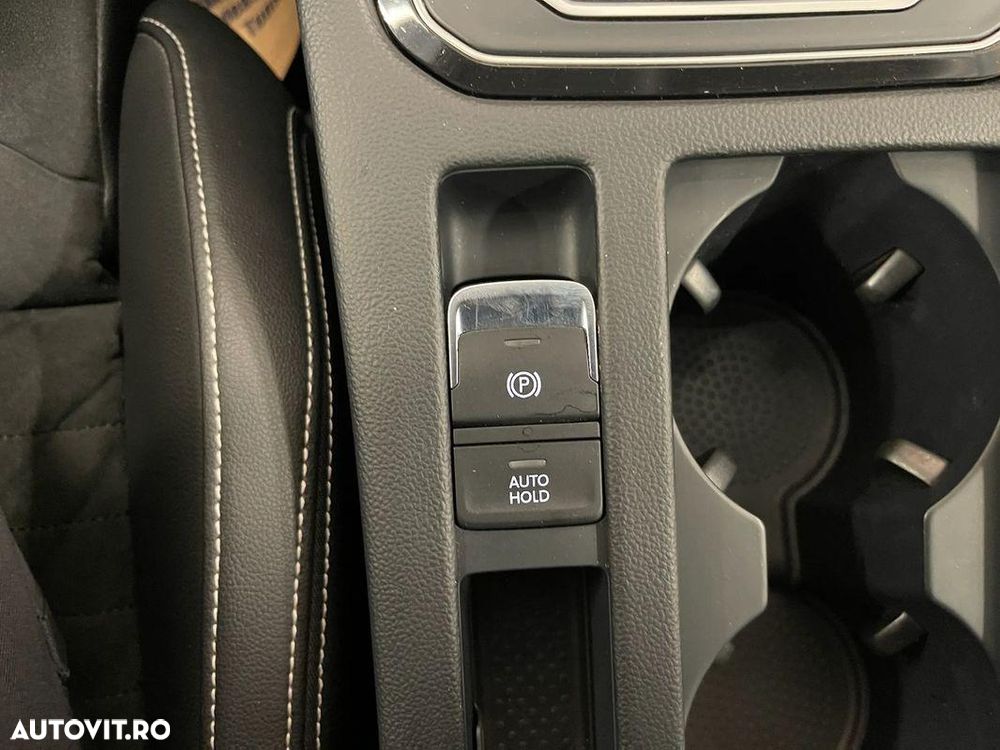 Volkswagen Passat 2.0 TDI DSG Highline - 17