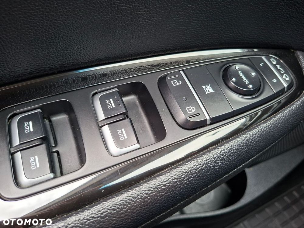 Kia Optima - 28