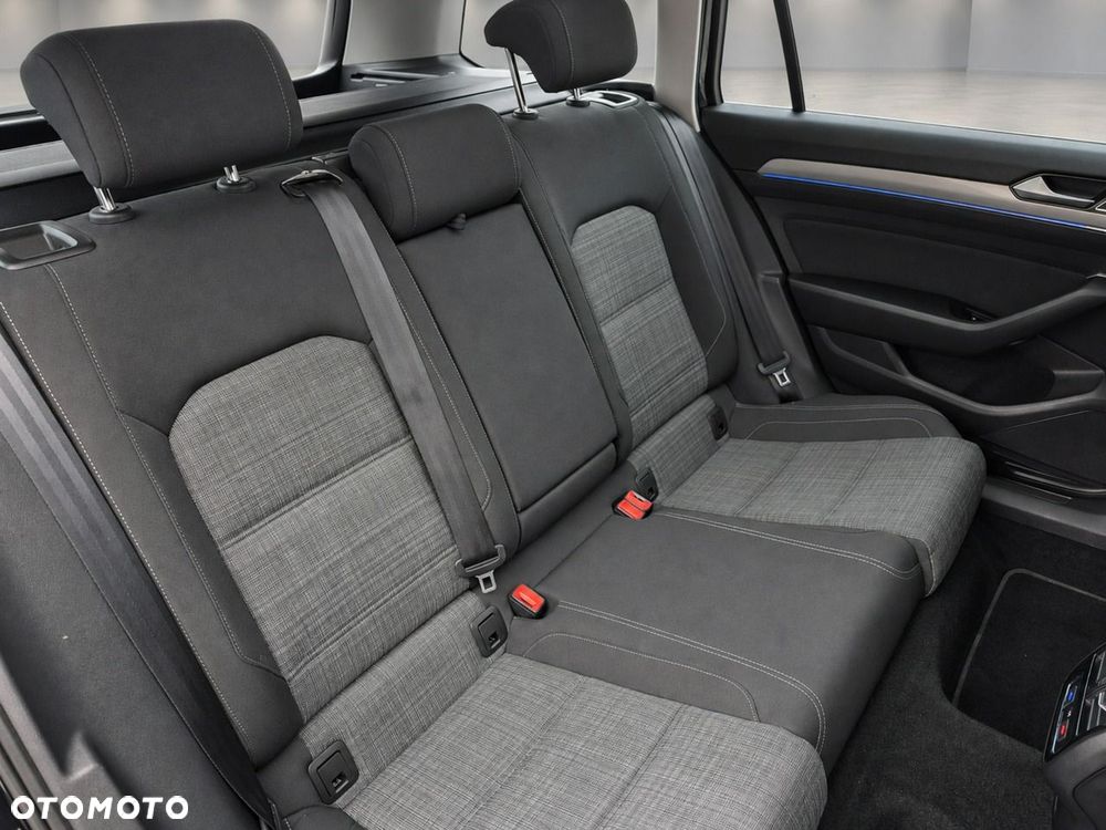 Volkswagen Passat - 10