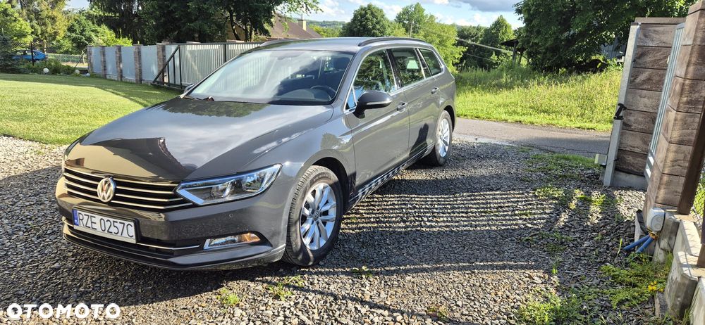 Volkswagen Passat - 2