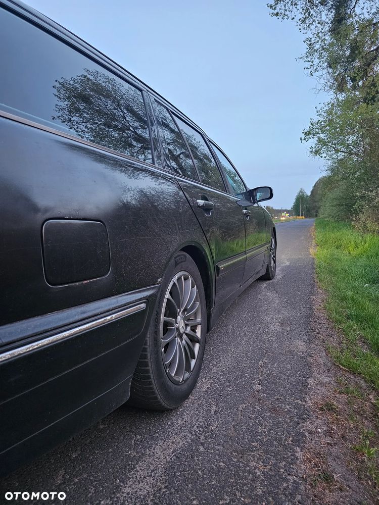 Mercedes-Benz Klasa E 320 T CDI Avantgarde - 7