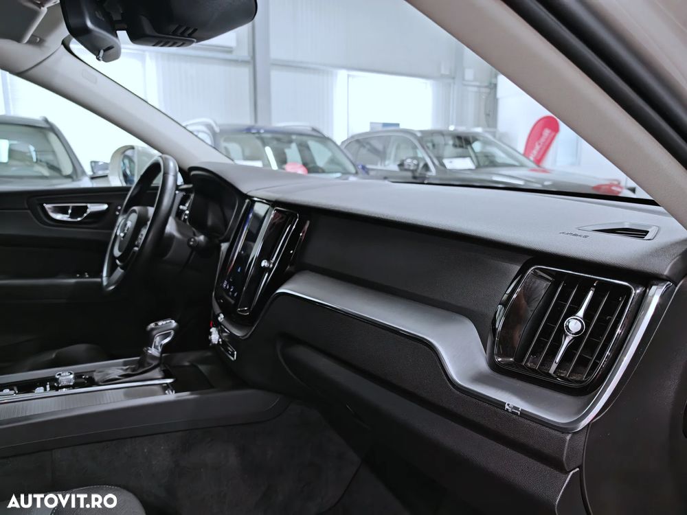 Volvo XC 60 D4 AWD Momentum - 11