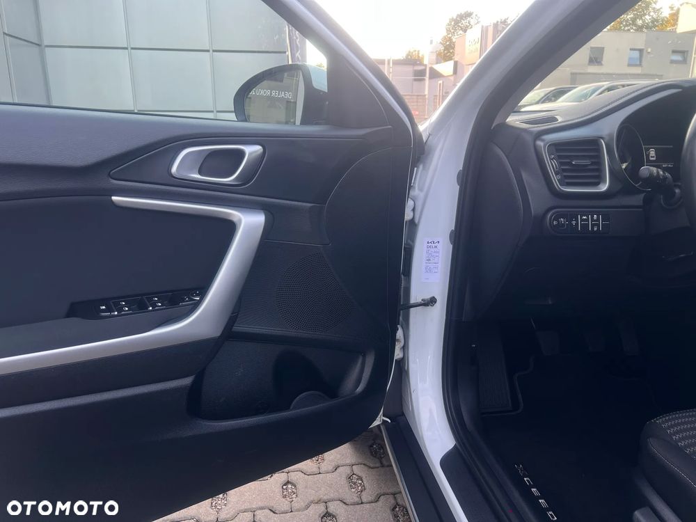 Kia XCeed 1.5 T-GDI M - 11