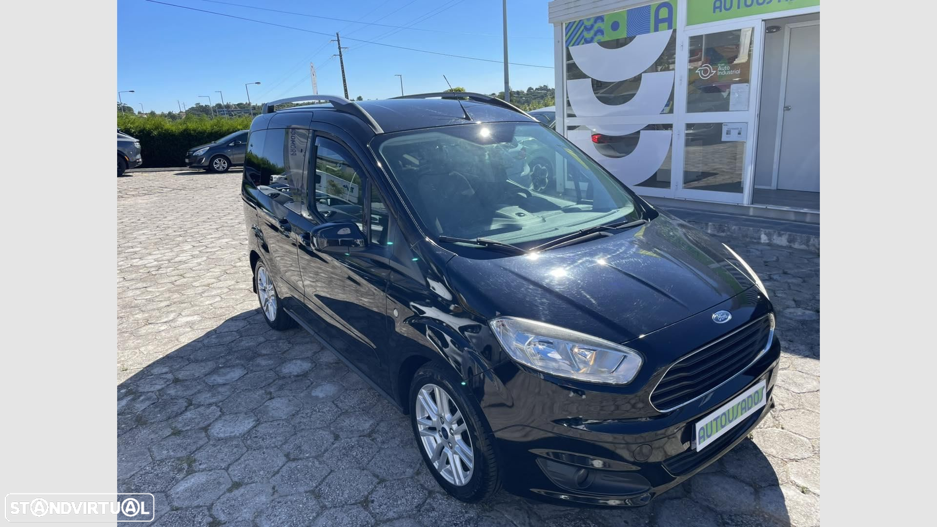Ford Tourneo Courier 1.0 EcoBoost Titanium - 3