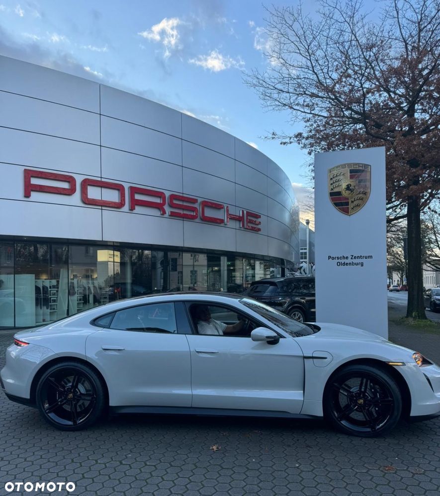 Porsche Taycan - 7