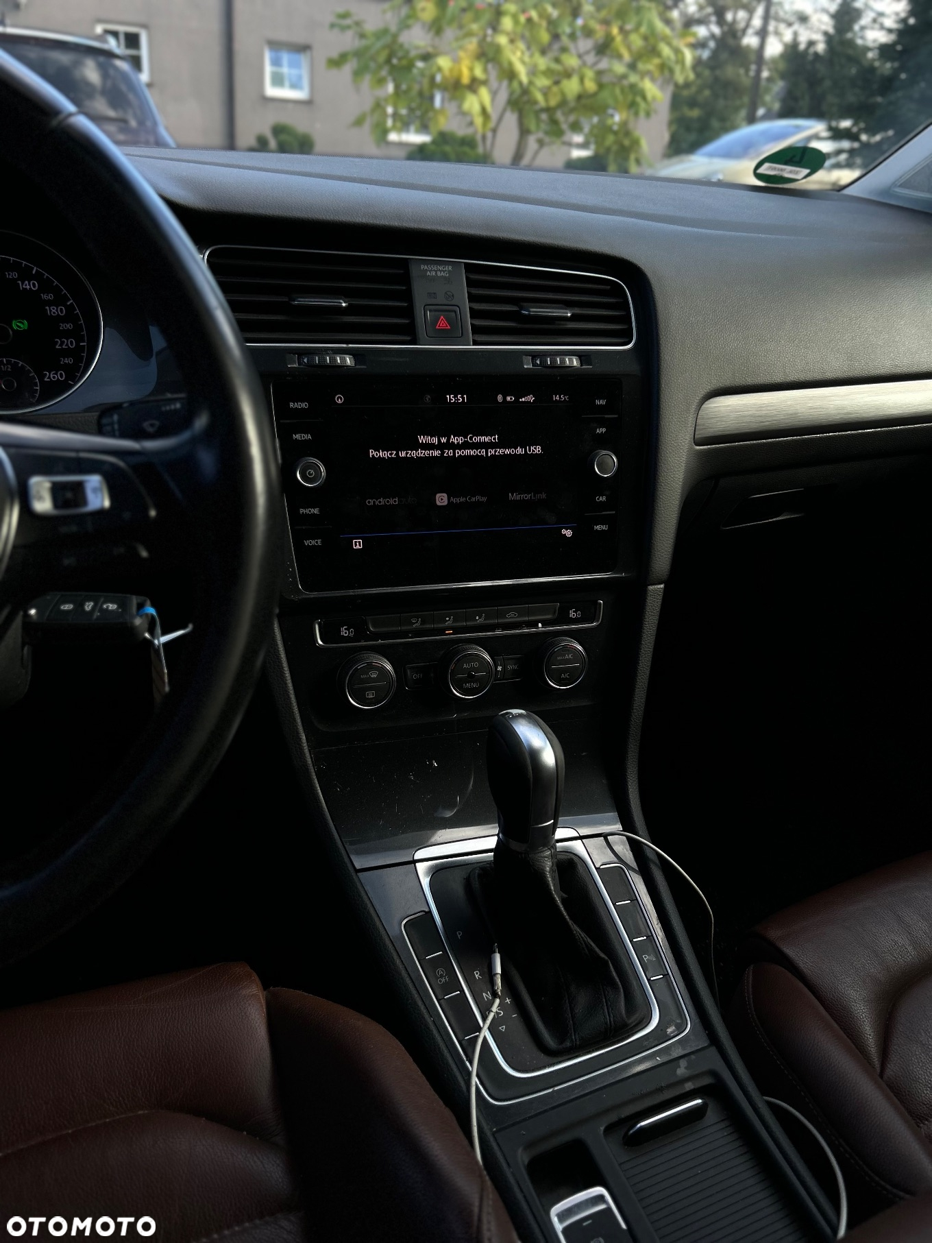 Volkswagen Golf - 6