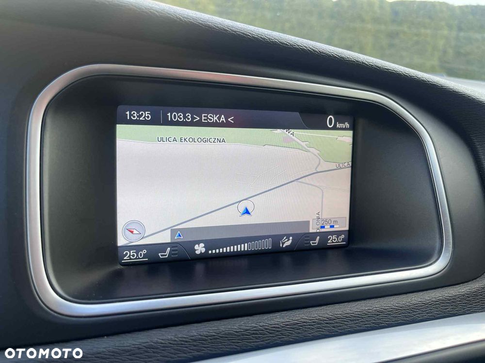 Volvo V40 D2 Momentum - 17