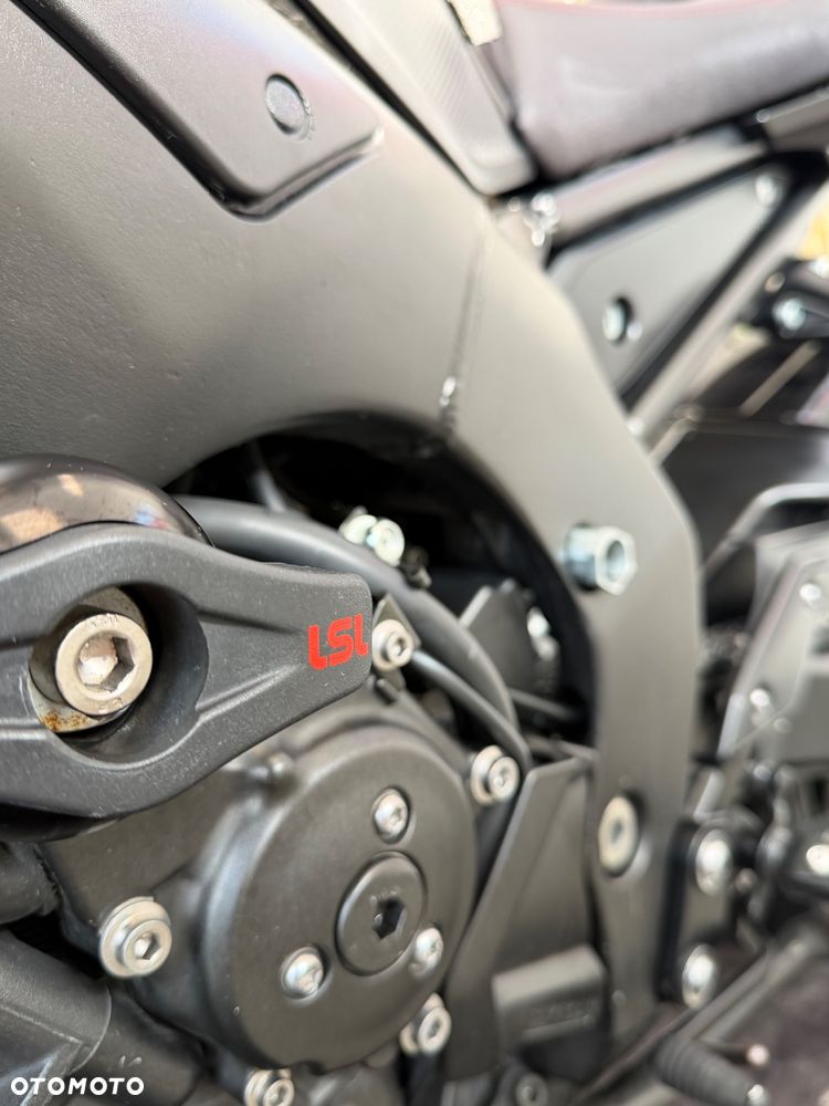 Yamaha FZ - 14