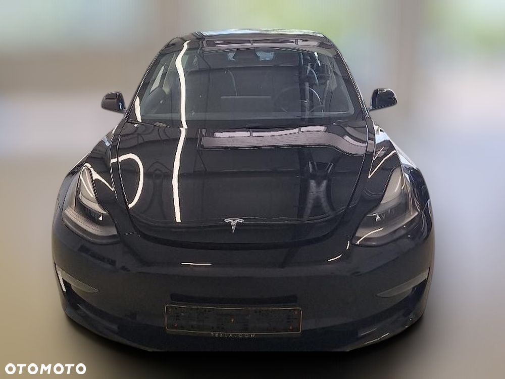 Tesla Model 3 - 8
