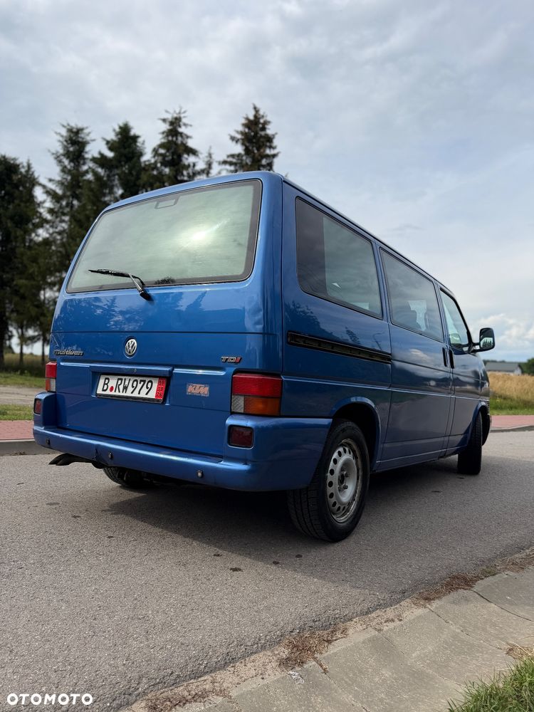 Volkswagen Multivan - 12