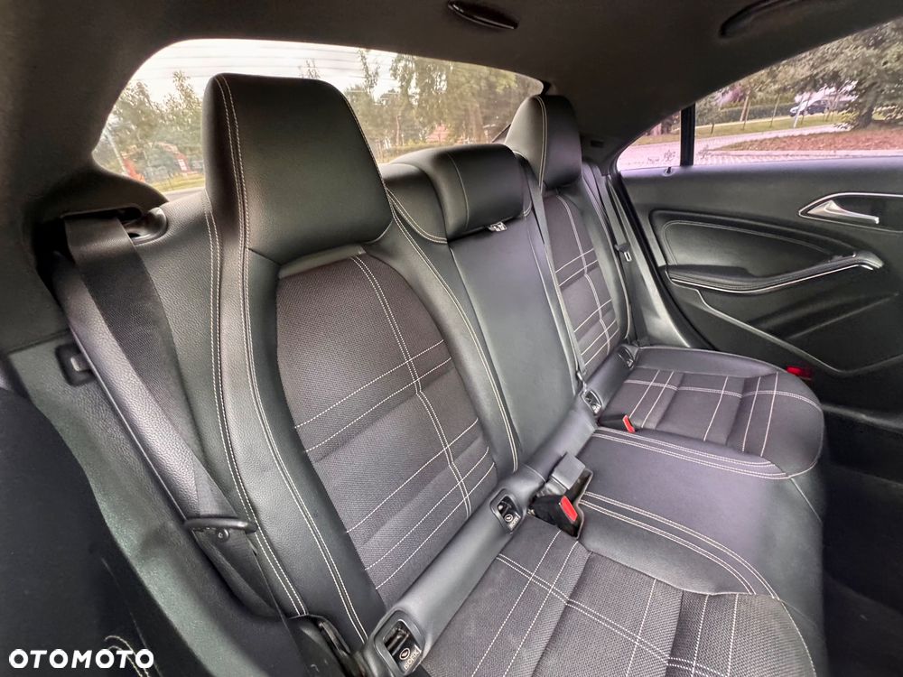 Mercedes-Benz CLA 200 AMG Line - 10