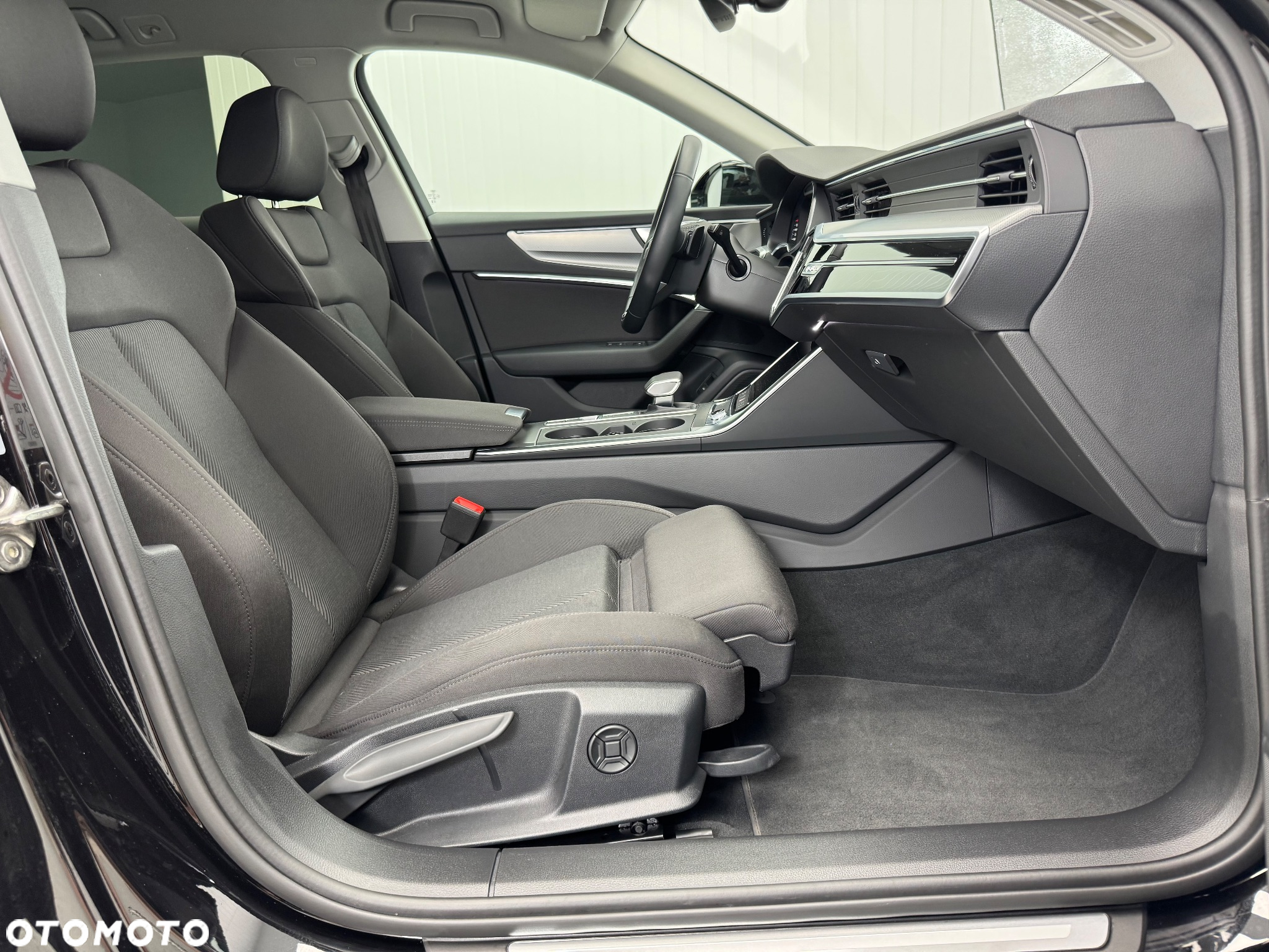 Audi A6 Avant 40 TDI quattro S tronic - 23