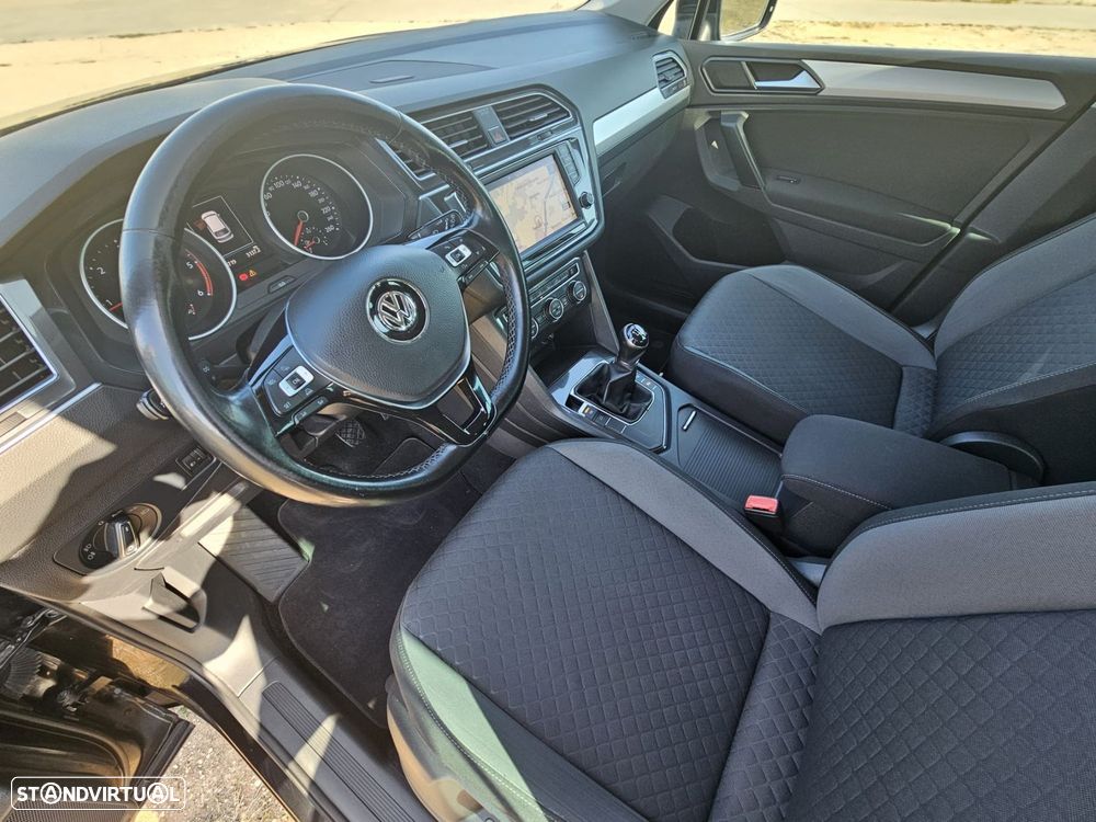 VW Tiguan 1.6 TDI Confortline - 18