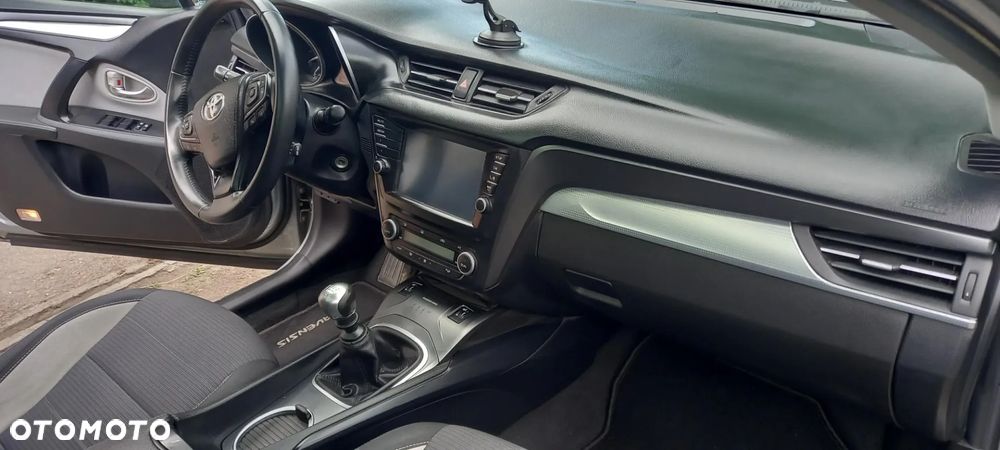 Toyota Avensis Touring Sports 1.8 Business Edition - 23